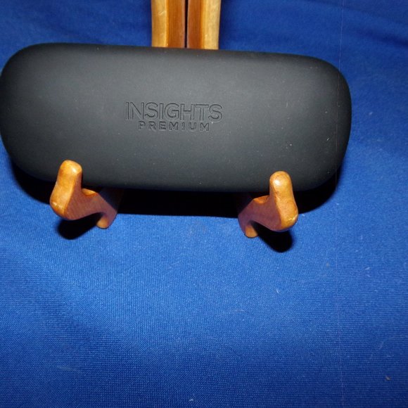 Insights Eyeglasses Case with Cleaning Cloth - black flip-top hardshell - Picture 1 of 6